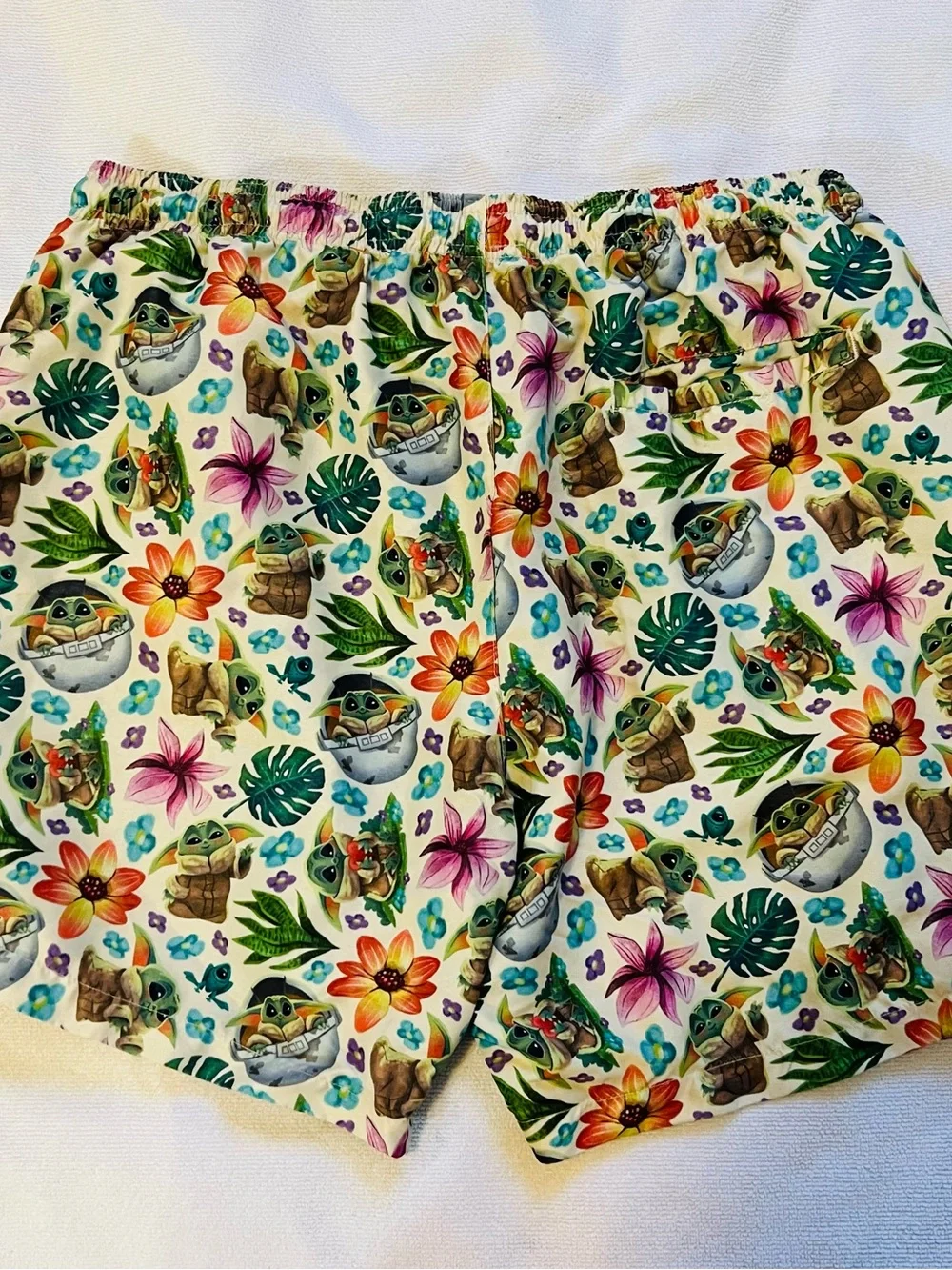 Star Wars Men’s Yoda Grogu Drawstring Shorts - Cream, Green, Pink